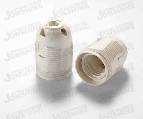 Plastic lampholder|E26-102