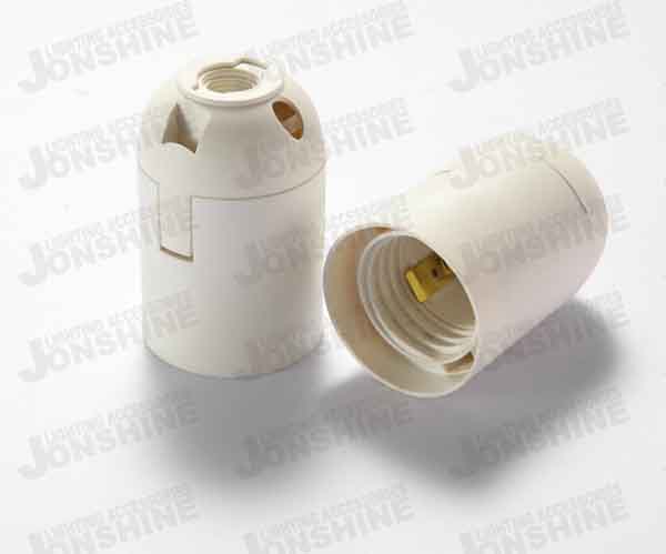 Plastic Lampholder|E26-103