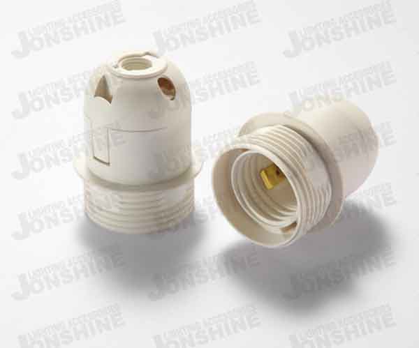 Plastic lampholder|E26-104